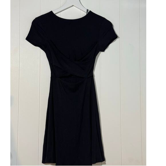 Alya Francesca's Knee Length Knotted Draped Front With Cut-Out Dress Size XS - Picture 1 of 8
